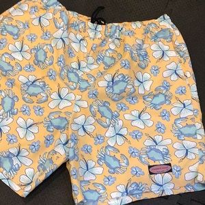 Vineyard vines xl men’s swim trunks with travel bag.